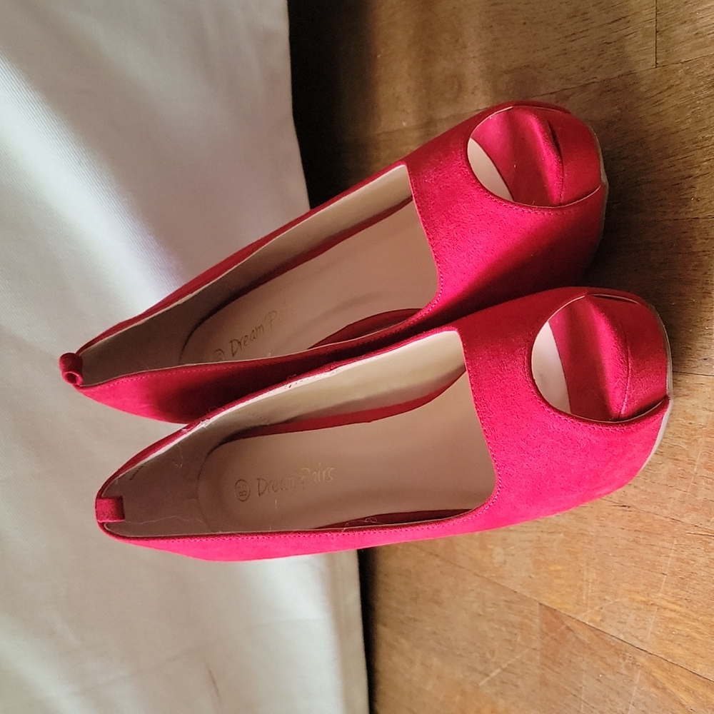 8.5 dream pairs red stilettos